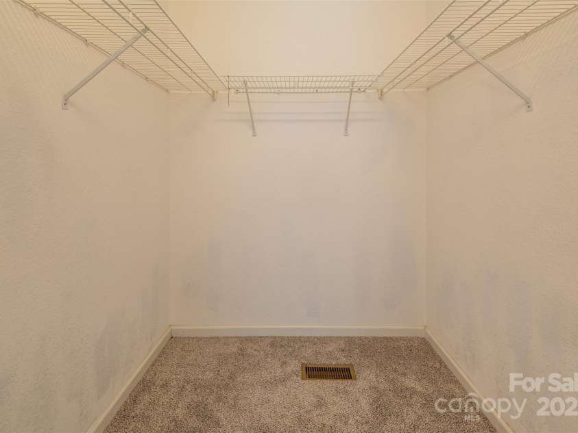 9 Willoughby Run Drive, Asheville, NC 28803.  MLS# CAR4242176, YatesRealty ID 9485. Large closets