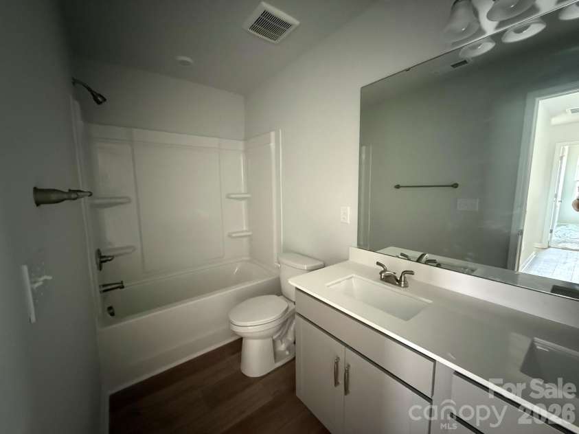 1227 Bansal Drive, Charlotte, NC 28215.  MLS# CAR4365795, YatesRealty ID 9487. Hall Bath