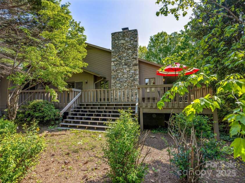 3 Governors Drive, Asheville, NC 28804.  MLS# CAR4249867, YatesRealty ID 9487. 
