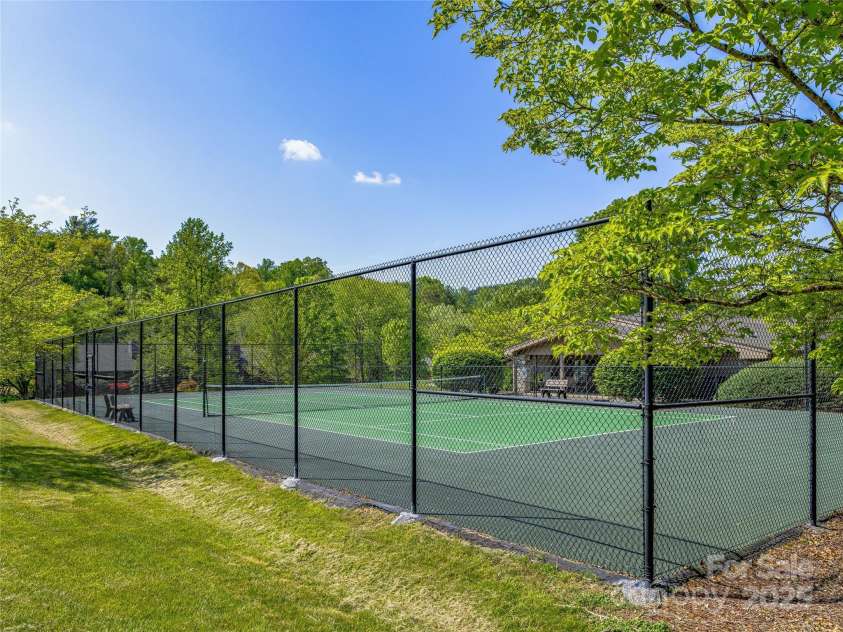 3 Governors Drive, Asheville, NC 28804.  MLS# CAR4249867, YatesRealty ID 9487. Community Amenity