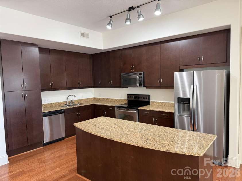 4620 Piedmont Row Drive, Charlotte, NC 28210.  MLS# CAR4343608, YatesRealty ID 9488. 