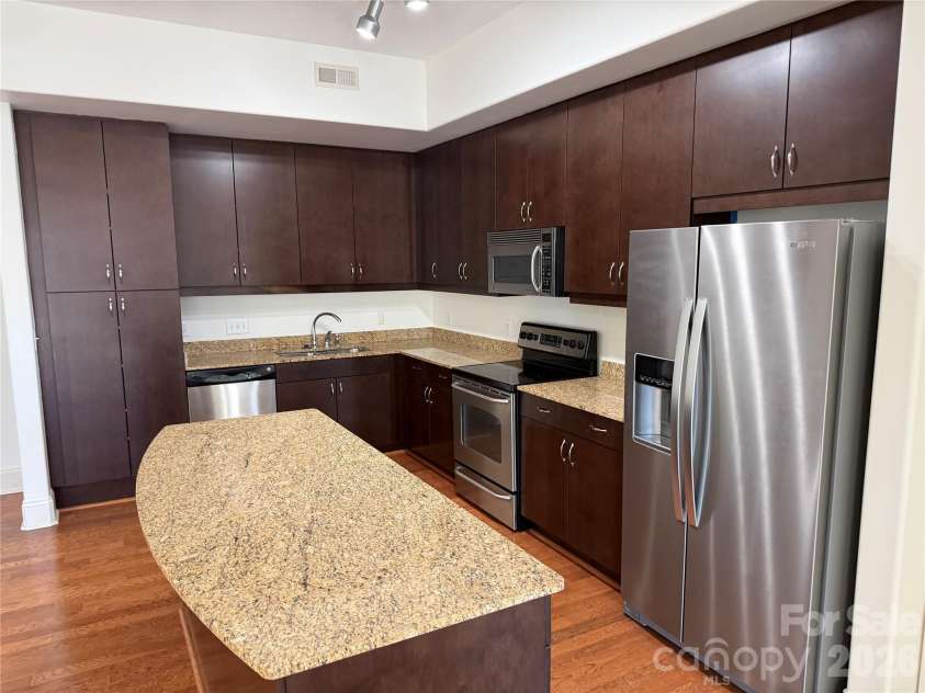 4620 Piedmont Row Drive, Charlotte, NC 28210.  MLS# CAR4343608, YatesRealty ID 9488. 