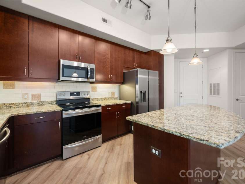 4620 Piedmont Row Drive, Charlotte, NC 28210.  MLS# CAR4390013, YatesRealty ID 9488. 
