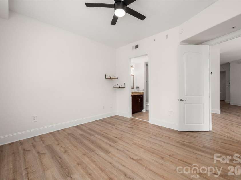4620 Piedmont Row Drive, Charlotte, NC 28210.  MLS# CAR4390013, YatesRealty ID 9488. 