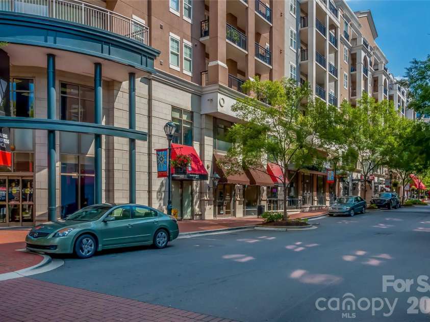 4620 Piedmont Row Drive, Charlotte, NC 28210.  MLS# CAR4390013, YatesRealty ID 9488. 
