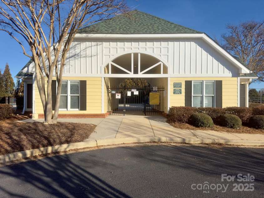 13443 Norseman Lane, Huntersville, NC 28078.  MLS# CAR4218329, YatesRealty ID 949. Clubhouse