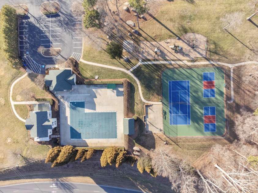13443 Norseman Lane, Huntersville, NC 28078.  MLS# CAR4218329, YatesRealty ID 949. Clubhouse, pool, tennis, pickleball, basketball, playground