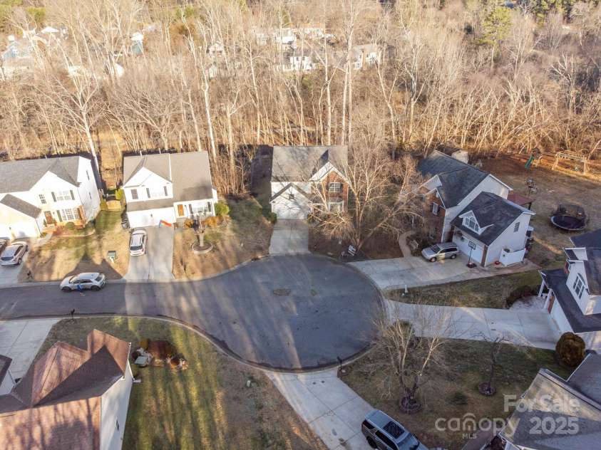 13443 Norseman Lane, Huntersville, NC 28078.  MLS# CAR4218329, YatesRealty ID 949. Desirably located at the end of a cul-de-sac