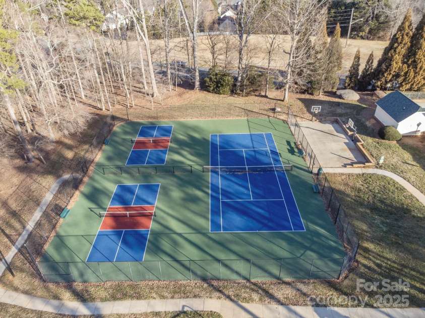 13443 Norseman Lane, Huntersville, NC 28078.  MLS# CAR4218329, YatesRealty ID 949. Let's play!