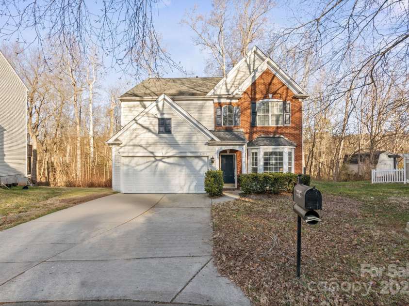 13443 Norseman Lane, Huntersville, NC 28078.  MLS# CAR4218329, YatesRealty ID 949. Welcome home!