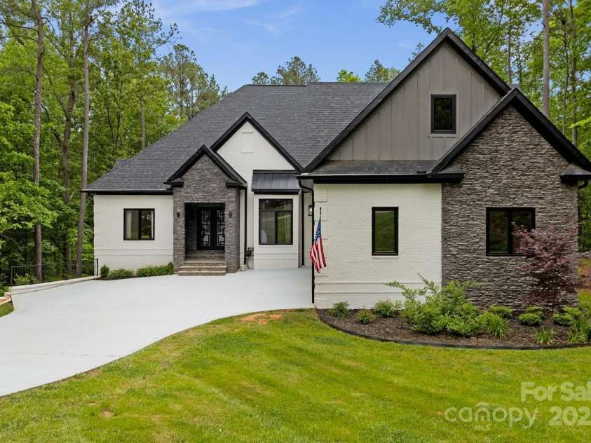 4135 Mineral Lane, Lincolnton, NC 28092.  MLS# CAR4253406, YatesRealty ID 9490. 