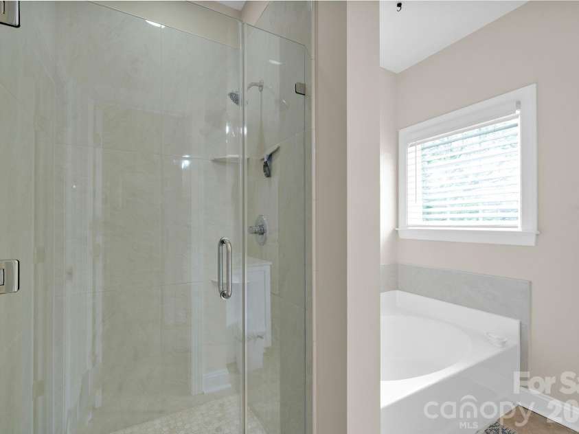 793 Seipel Drive, Denver, NC 28037.  MLS# CAR4362463, YatesRealty ID 9490. Updated Spa-like Primary Bath