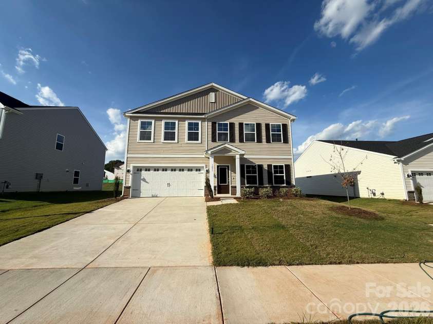 1231 Bansal Drive, Charlotte, NC 28215.  MLS# CAR4363373, YatesRealty ID 9491. 