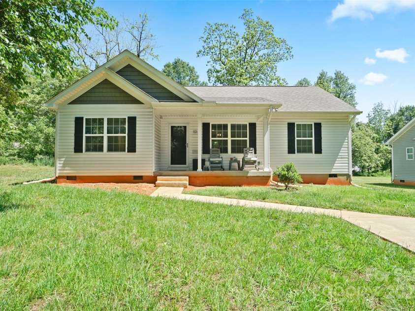 1013 Old Charlotte Road, Statesville, NC 28677.  MLS# CAR4253382, YatesRealty ID 9492. 