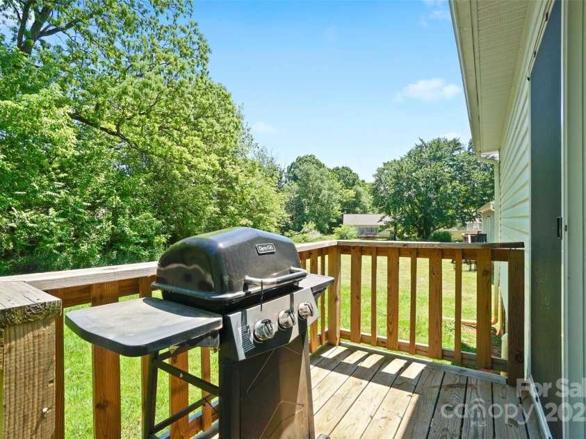1013 Old Charlotte Road, Statesville, NC 28677.  MLS# CAR4253382, YatesRealty ID 9492. 