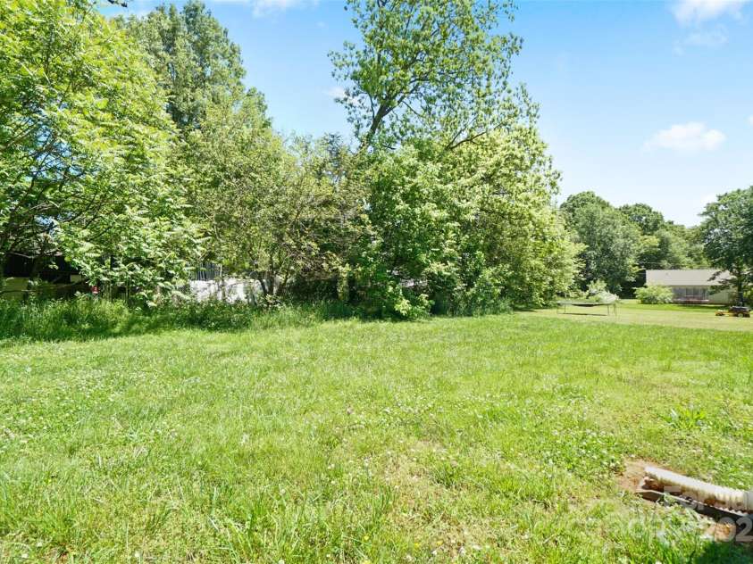 1013 Old Charlotte Road, Statesville, NC 28677.  MLS# CAR4253382, YatesRealty ID 9492. 