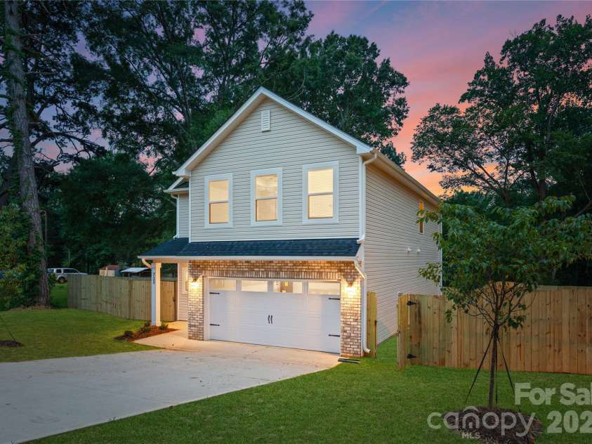 12718 Hamilton Road, Charlotte, NC 28273.  MLS# CAR4359083, YatesRealty ID 9493. 