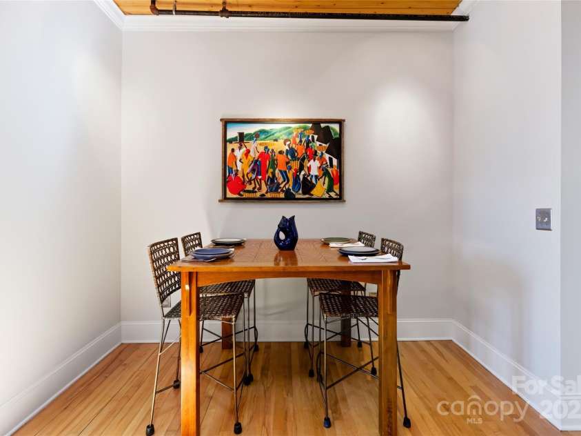 35 Patton Avenue, Asheville, NC 28801.  MLS# CAR4299187, YatesRealty ID 9493. Plenty of space to dine and entertain with friends