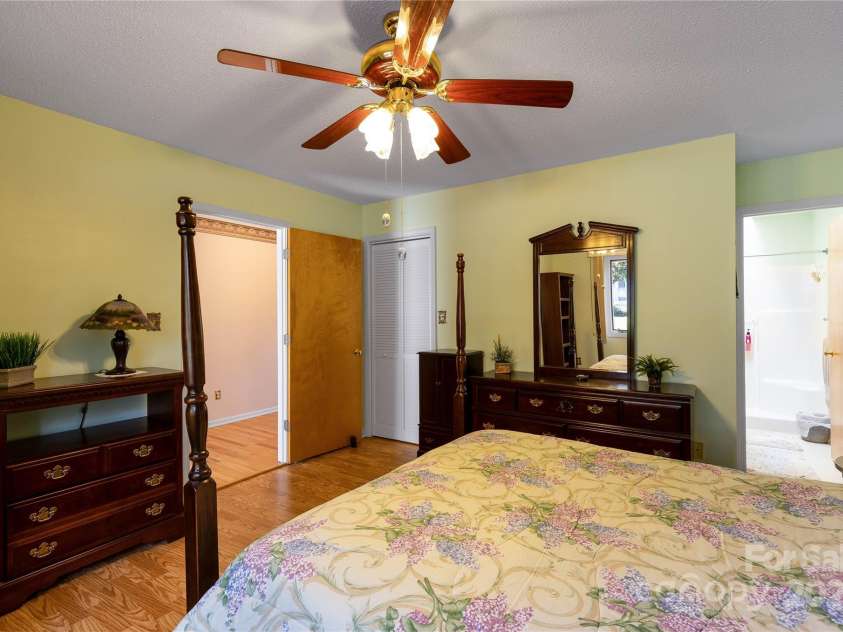 204 Kyfields None, Weaverville, NC 28787.  MLS# CAR4252344, YatesRealty ID 9496. Bedroom #1