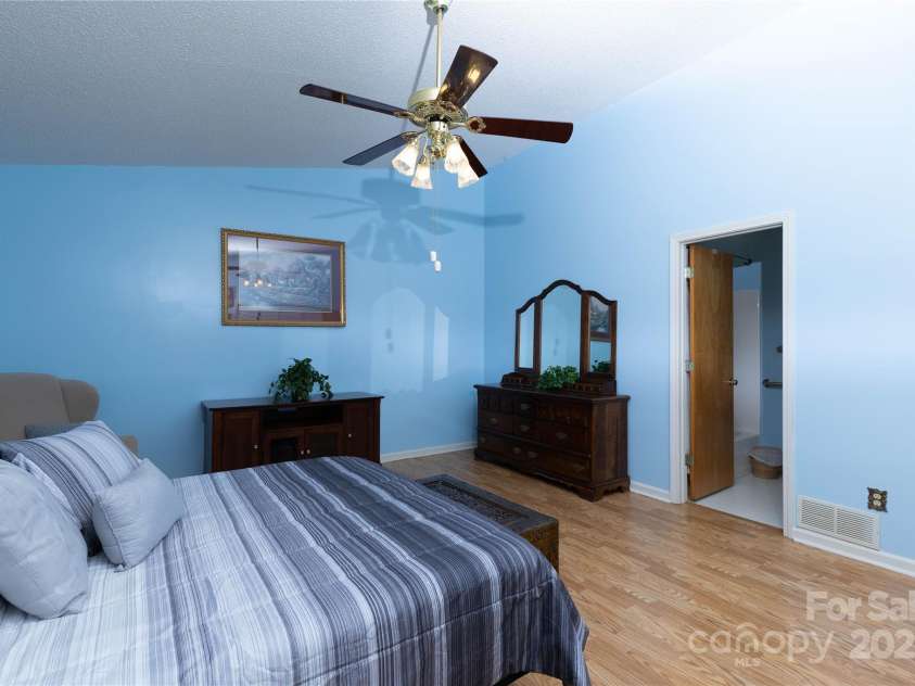 204 Kyfields None, Weaverville, NC 28787.  MLS# CAR4252344, YatesRealty ID 9496. Bedroom #2