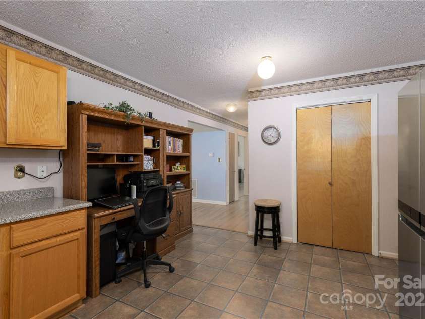 204 Kyfields None, Weaverville, NC 28787.  MLS# CAR4252344, YatesRealty ID 9496. Kitchen