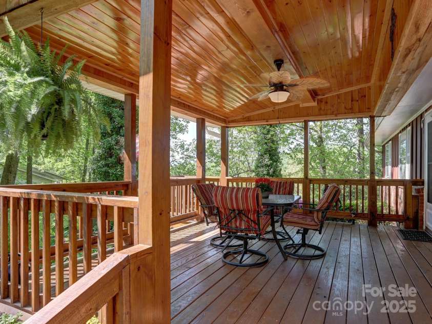 6 Westridge Court, Asheville, NC 28806.  MLS# CAR4223239, YatesRealty ID 9497. 