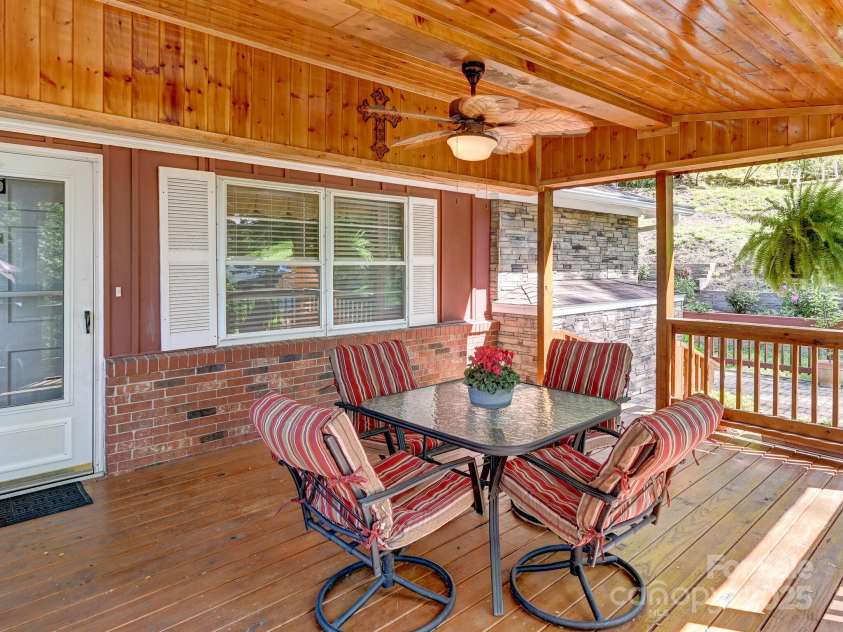 6 Westridge Court, Asheville, NC 28806.  MLS# CAR4223239, YatesRealty ID 9497. 