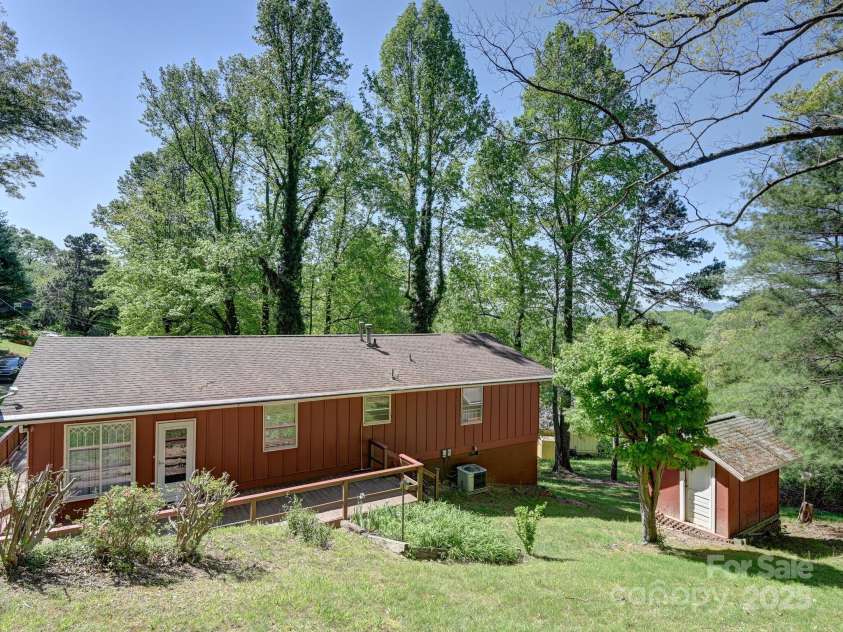 6 Westridge Court, Asheville, NC 28806.  MLS# CAR4223239, YatesRealty ID 9497. 