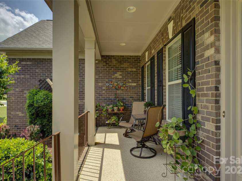 16519 Flintrock Falls Lane, Charlotte, NC 28278.  MLS# CAR4248364, YatesRealty ID 9498. 