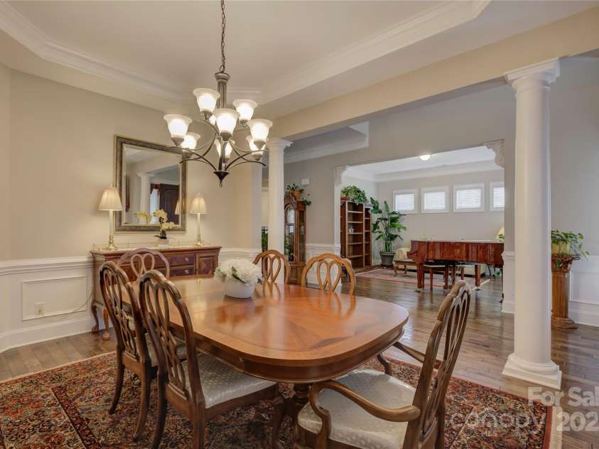 16519 Flintrock Falls Lane, Charlotte, NC 28278.  MLS# CAR4248364, YatesRealty ID 9498. 