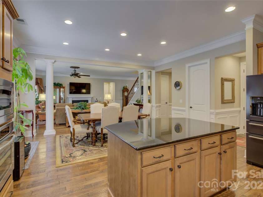 16519 Flintrock Falls Lane, Charlotte, NC 28278.  MLS# CAR4248364, YatesRealty ID 9498. 