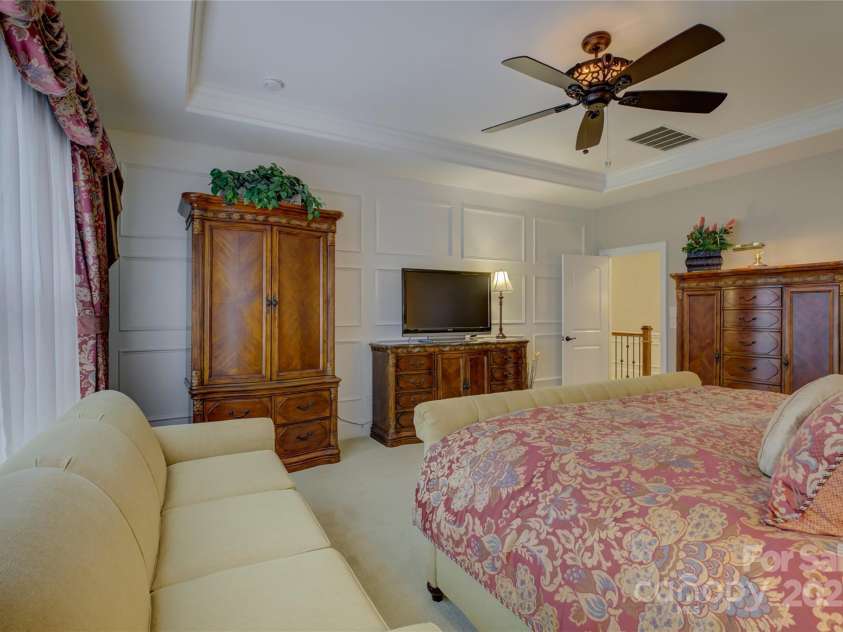 16519 Flintrock Falls Lane, Charlotte, NC 28278.  MLS# CAR4248364, YatesRealty ID 9498. 