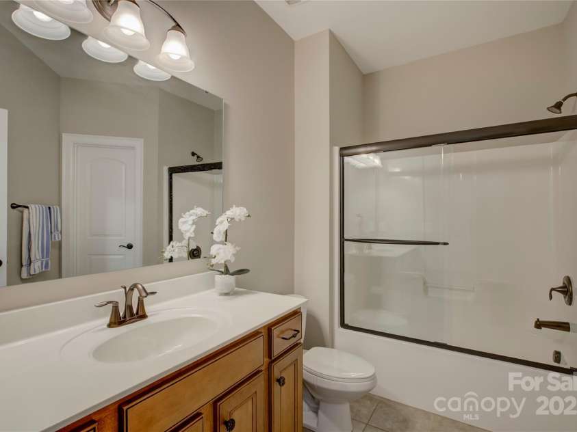 16519 Flintrock Falls Lane, Charlotte, NC 28278.  MLS# CAR4248364, YatesRealty ID 9498. 