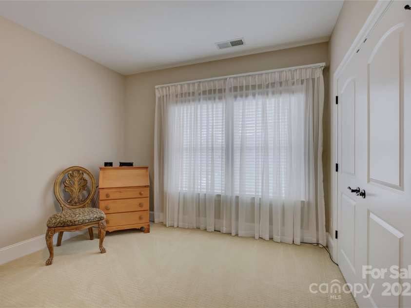 16519 Flintrock Falls Lane, Charlotte, NC 28278.  MLS# CAR4248364, YatesRealty ID 9498. 