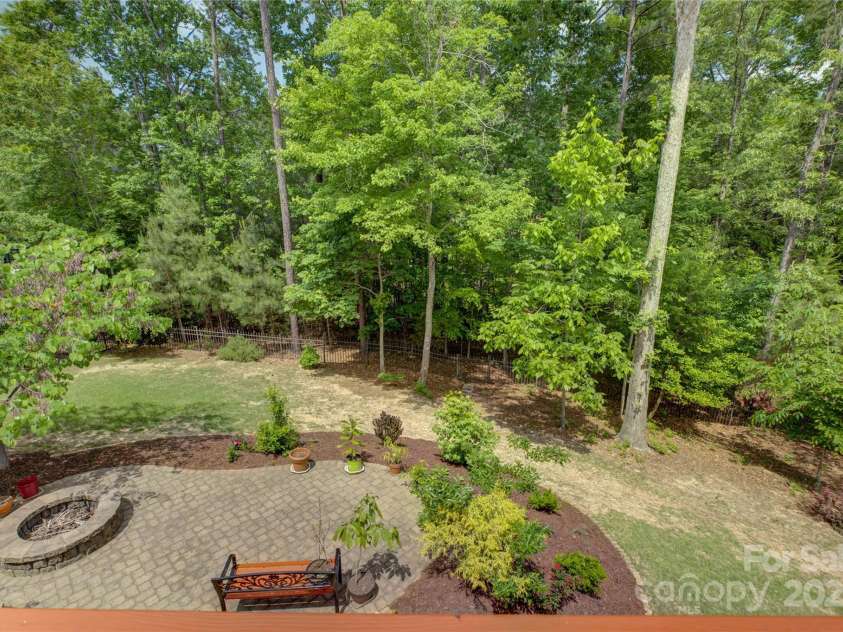 16519 Flintrock Falls Lane, Charlotte, NC 28278.  MLS# CAR4248364, YatesRealty ID 9498. 