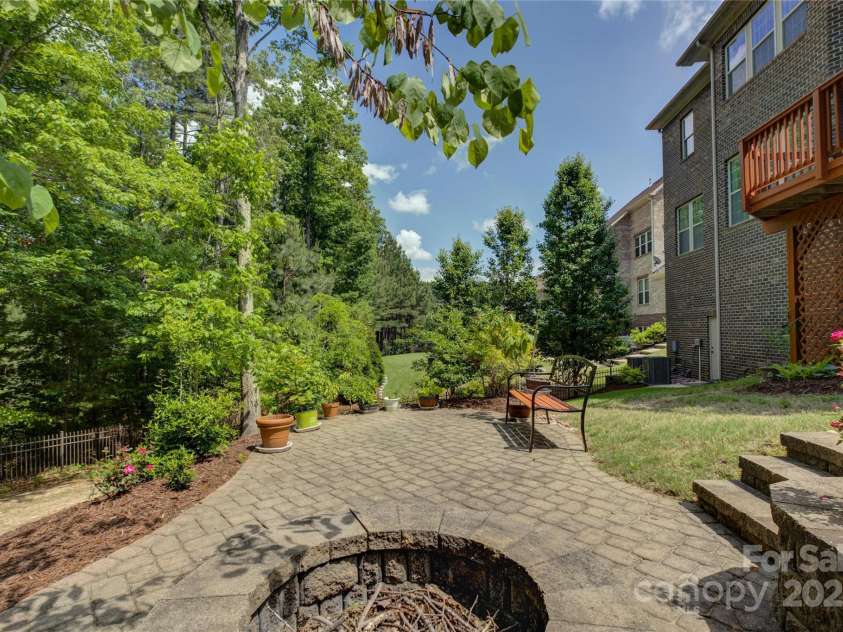 16519 Flintrock Falls Lane, Charlotte, NC 28278.  MLS# CAR4248364, YatesRealty ID 9498. 