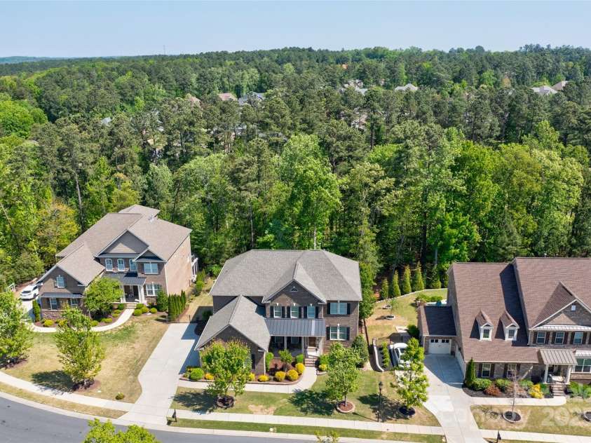 16519 Flintrock Falls Lane, Charlotte, NC 28278.  MLS# CAR4248364, YatesRealty ID 9498. 