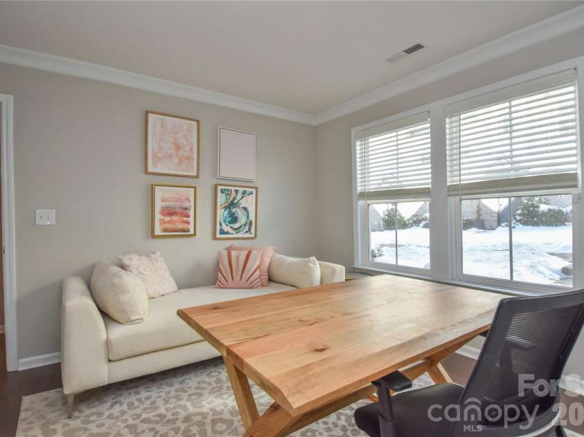 612 Tudor Park Way, Charlotte, NC 28211.  MLS# CAR4343466, YatesRealty ID 9498. 