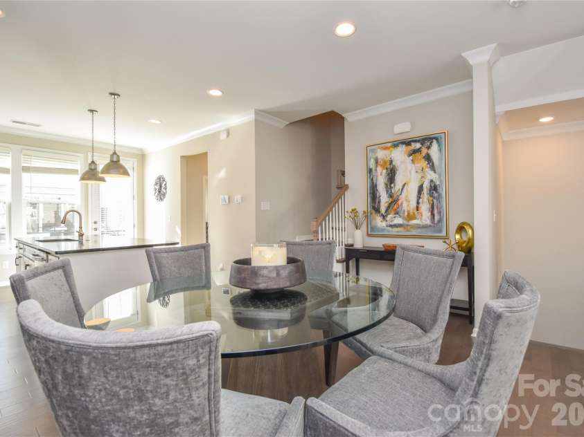 612 Tudor Park Way, Charlotte, NC 28211.  MLS# CAR4343466, YatesRealty ID 9498. 