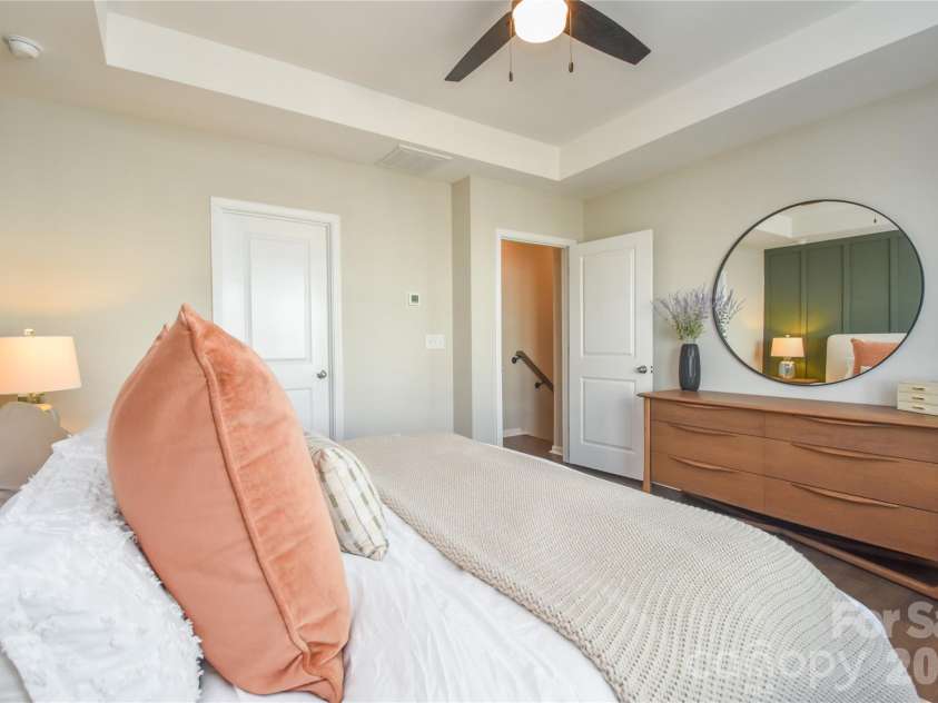 612 Tudor Park Way, Charlotte, NC 28211.  MLS# CAR4343466, YatesRealty ID 9498. 