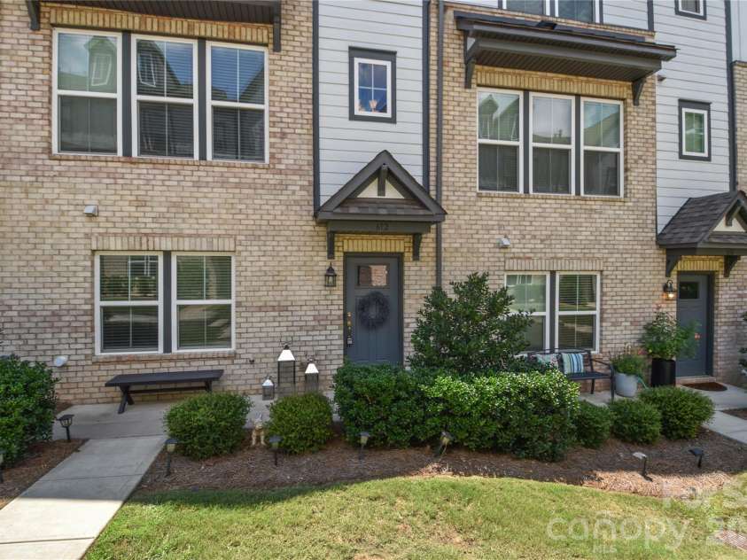 612 Tudor Park Way, Charlotte, NC 28211.  MLS# CAR4343466, YatesRealty ID 9498. 
