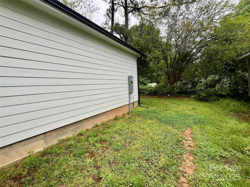 514 Rich Street, Rock Hill, SC 29730.  MLS# CAR4253458, YatesRealty ID 9499. 