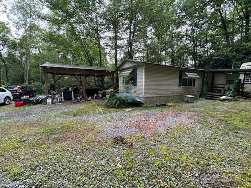 63 Apple Bee Road, Brevard, NC 28712.  MLS# CAR4271772, YatesRealty ID 95. 