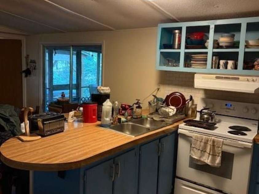 63 Apple Bee Road, Brevard, NC 28712.  MLS# CAR4271772, YatesRealty ID 95. 