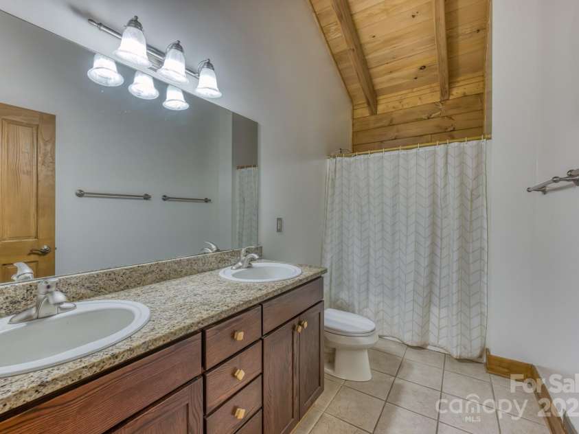 5023 Elk Park Highway, Elk Park, NC 28622.  MLS# CAR4326452, YatesRealty ID 950. 