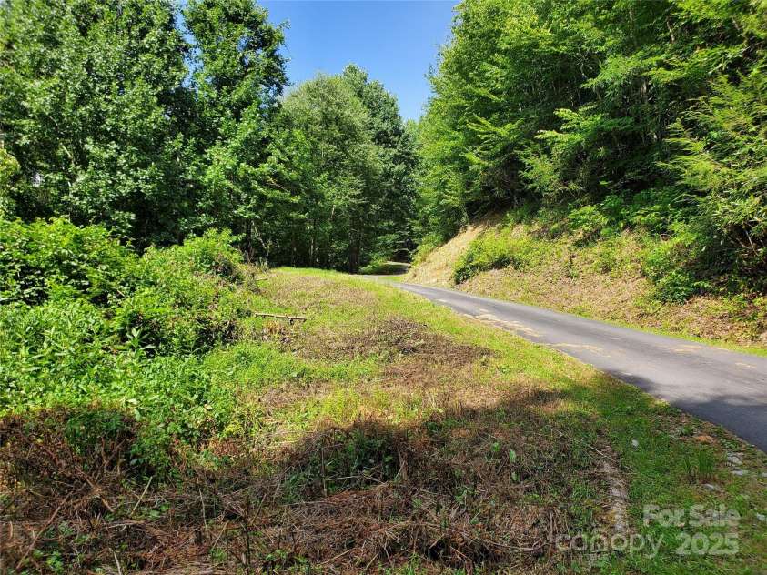 5023 Elk Park Highway, Elk Park, NC 28622.  MLS# CAR4326452, YatesRealty ID 950. 