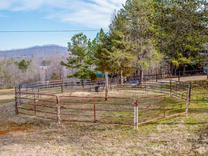 508 Liles Lane, Hiddenite, NC 28636.  MLS# CAR4354171, YatesRealty ID 9502. 