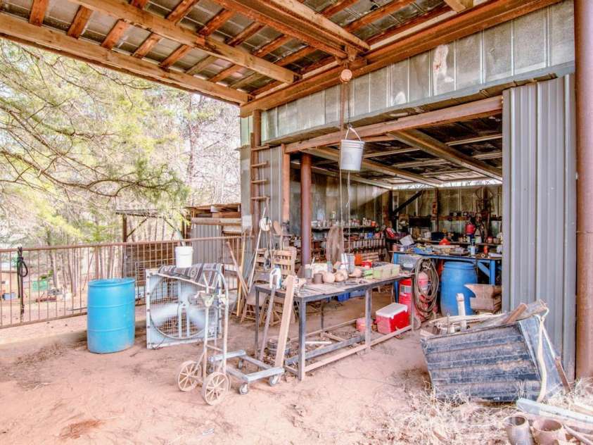 508 Liles Lane, Hiddenite, NC 28636.  MLS# CAR4354171, YatesRealty ID 9502. 