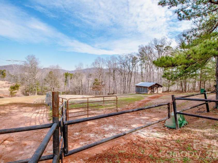508 Liles Lane, Hiddenite, NC 28636.  MLS# CAR4354171, YatesRealty ID 9502. 