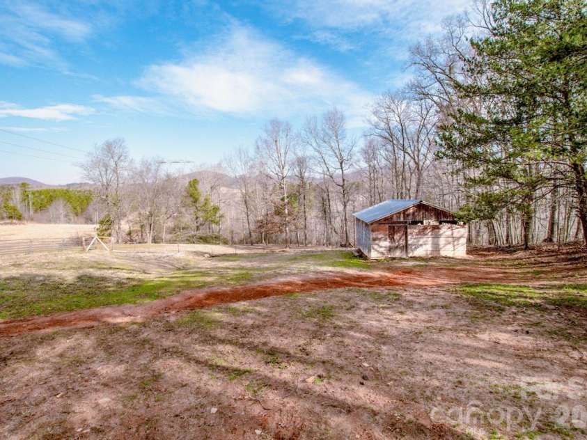 508 Liles Lane, Hiddenite, NC 28636.  MLS# CAR4354171, YatesRealty ID 9502. 